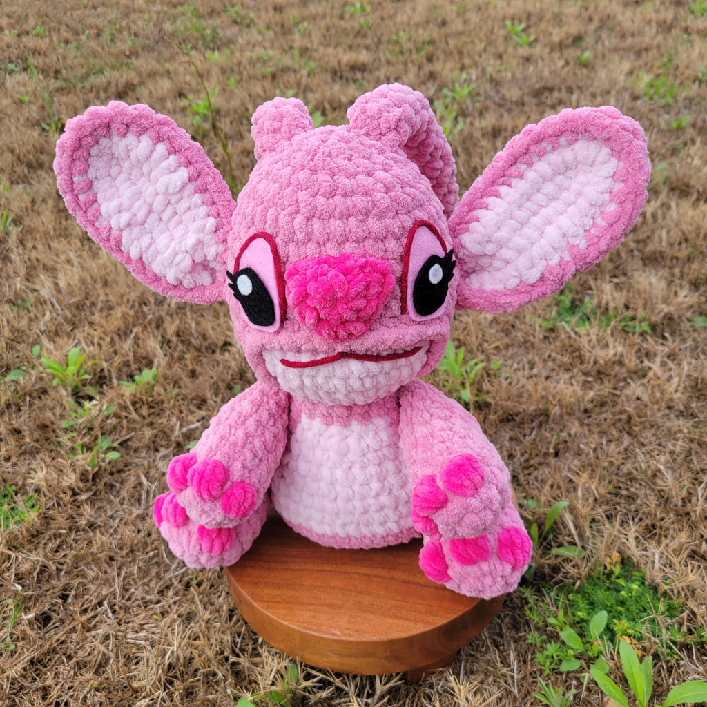 Cosmic Pink Alien Plushie – Out-of-This-World Softness 👾💖