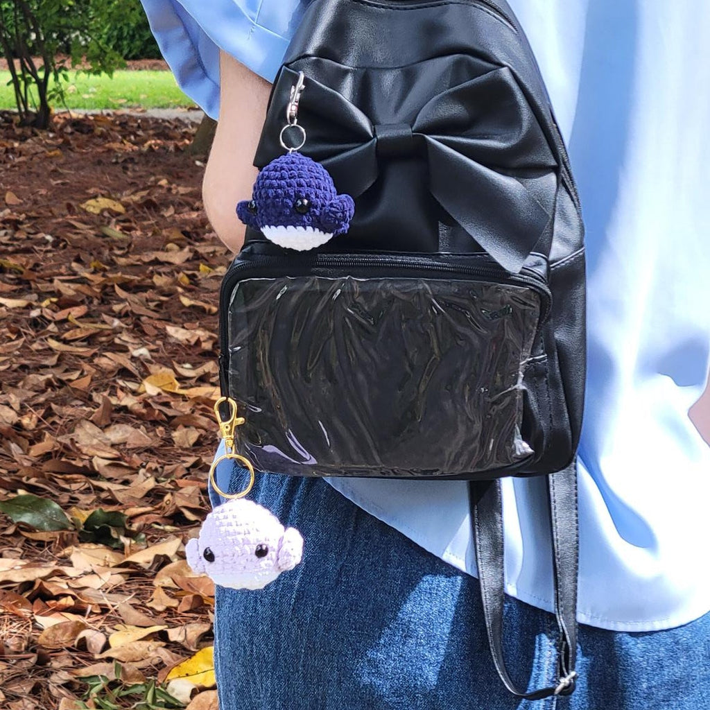 Mini Crochet Whale Keychain – Soft Chenille Amigurumi Whale – Squishy Backpack Charm – Ocean Animal Accessory