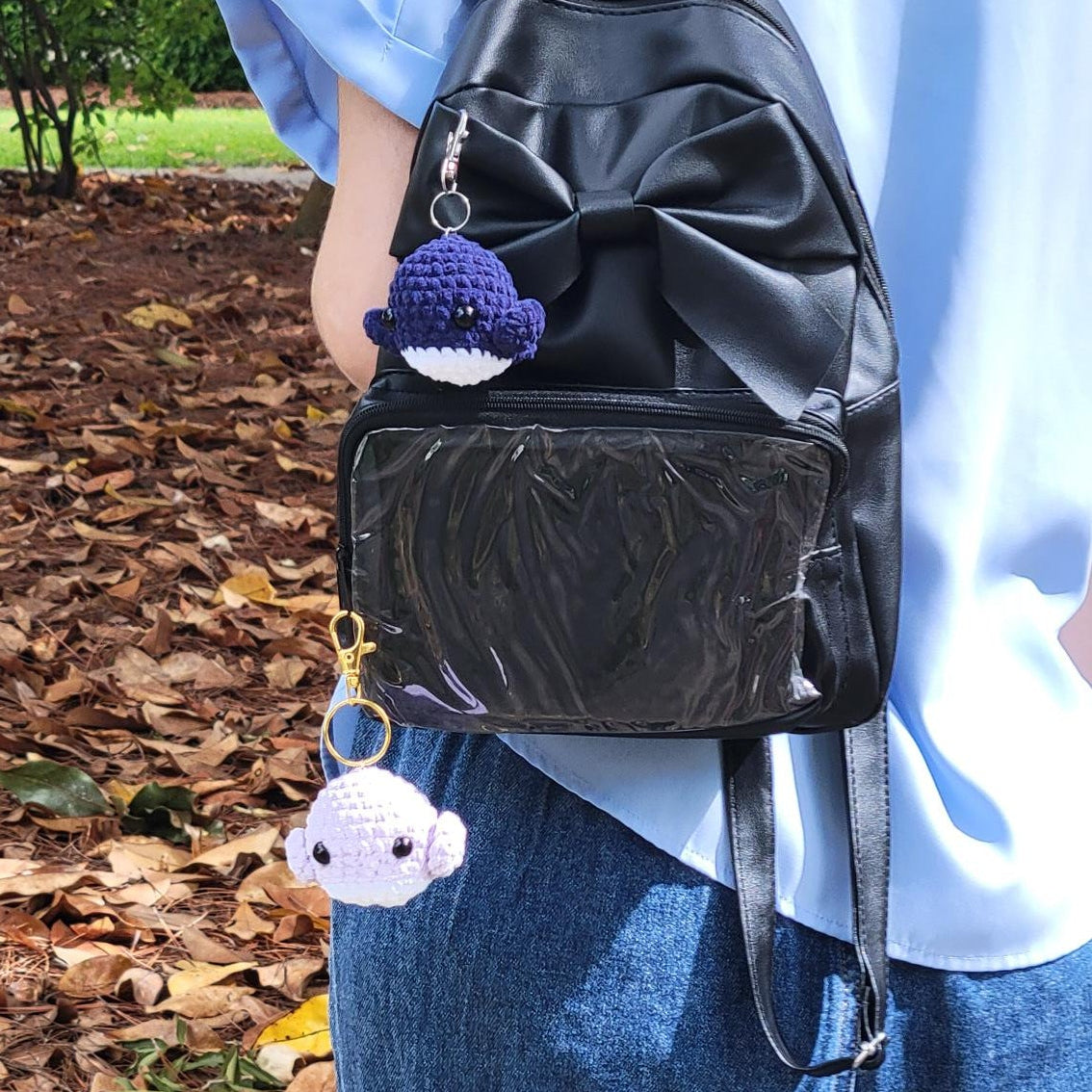 Mini Crochet Whale Keychain – Soft Chenille Amigurumi Whale – Squishy Backpack Charm – Ocean Animal Accessory