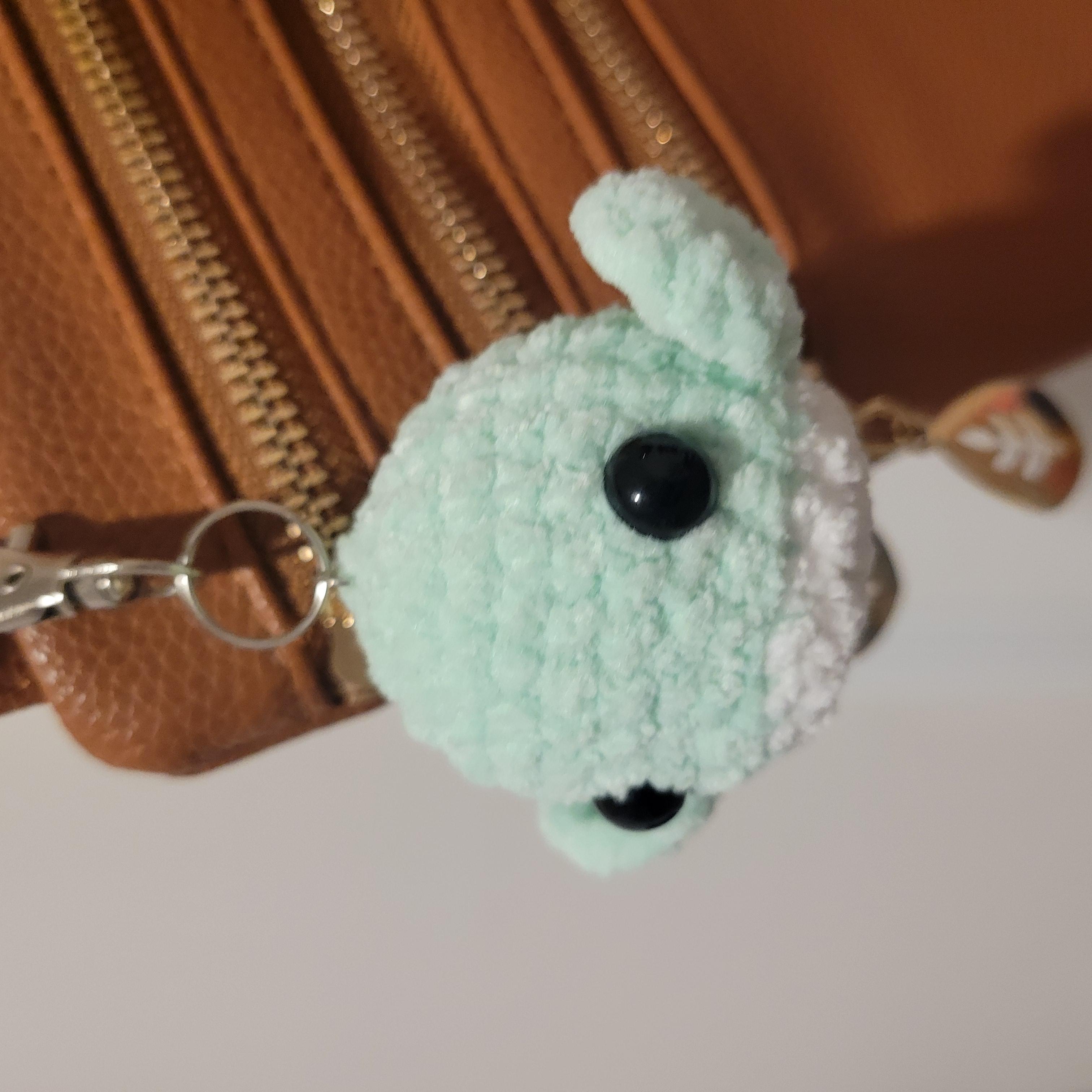 Mini Crochet Whale Keychain – Soft Chenille Amigurumi Whale – Squishy Backpack Charm – Ocean Animal Accessory