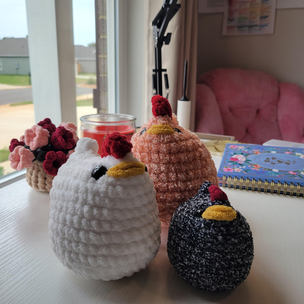 Crochet Chicken Plushie – Soft & Squishable Farmhouse Animal Decor