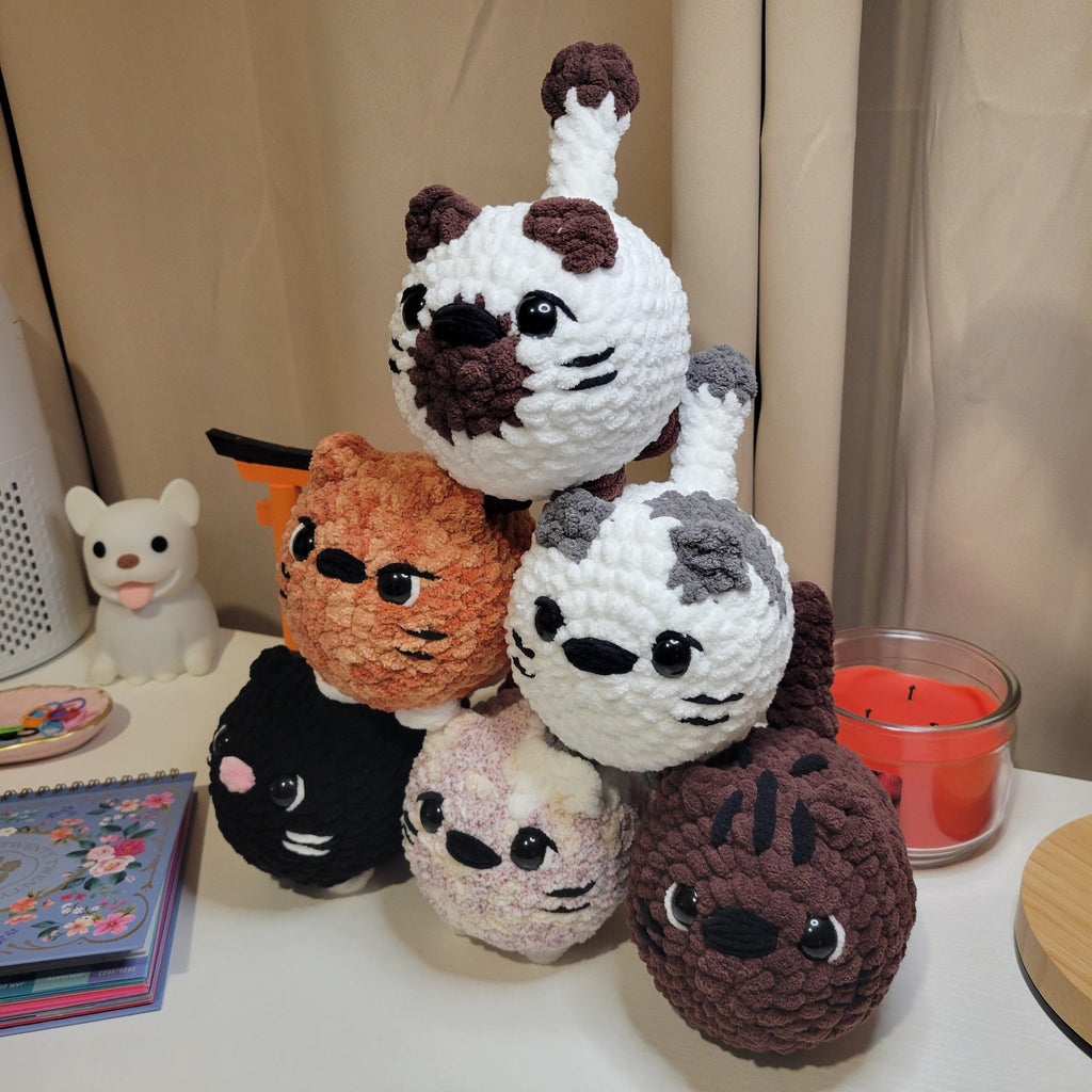 Crochet Small Loaf Cat Plushie - Amigurumi Stuffed Animal Toy - Desk Pet