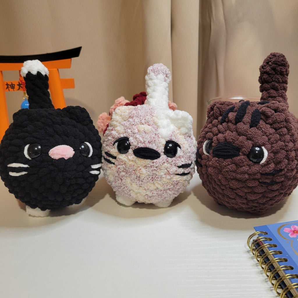 Crochet Small Loaf Cat Plushie - Amigurumi Stuffed Animal Toy - Desk Pet