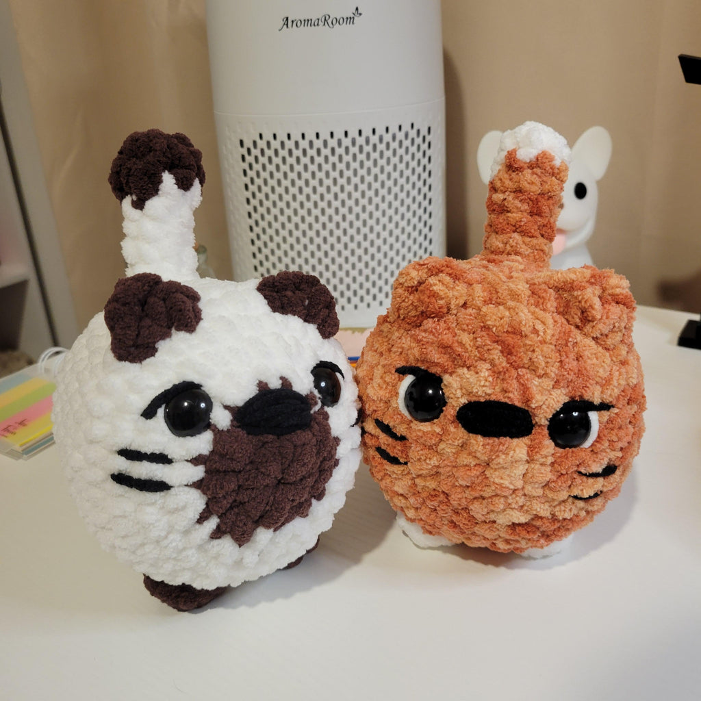 Crochet Small Loaf Cat Plushie - Amigurumi Stuffed Animal Toy - Desk Pet