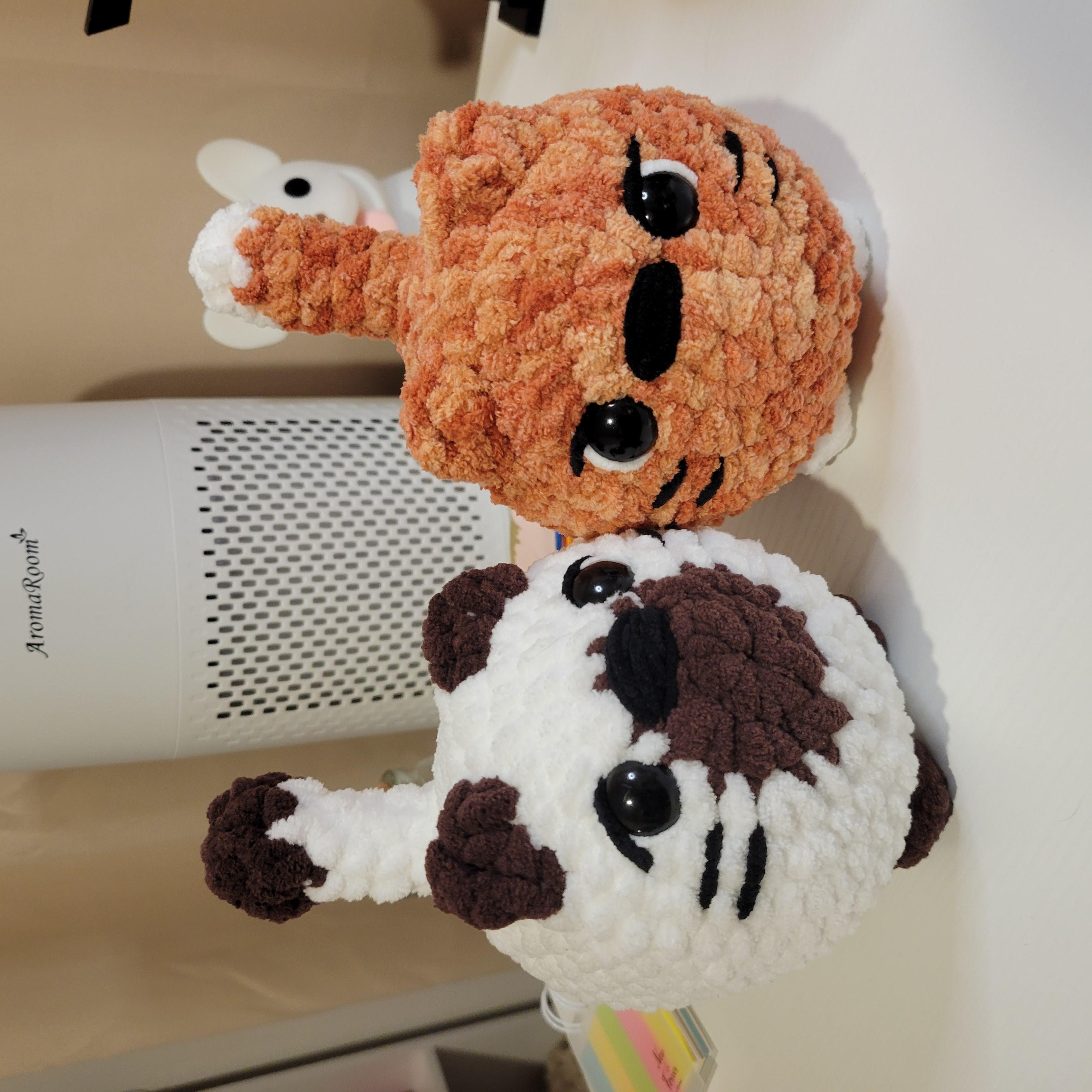 Crochet Small Loaf Cat Plushie - Amigurumi Stuffed Animal Toy - Desk Pet