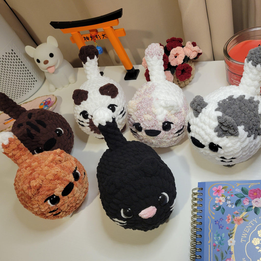 Crochet Small Loaf Cat Plushie - Amigurumi Stuffed Animal Toy - Desk Pet