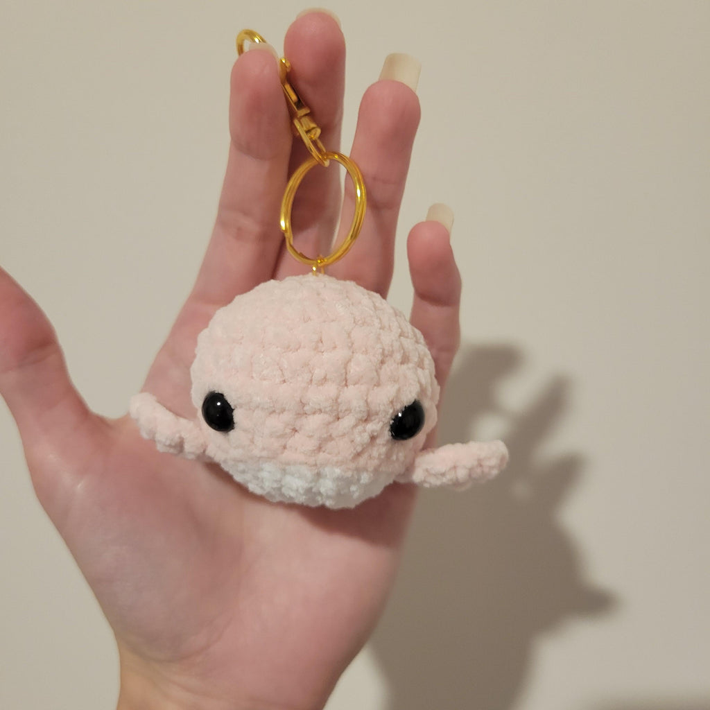 Mini Crochet Whale Keychain – Amigurumi Whale – Squishy Backpack Charm – Ocean Animal Accessory