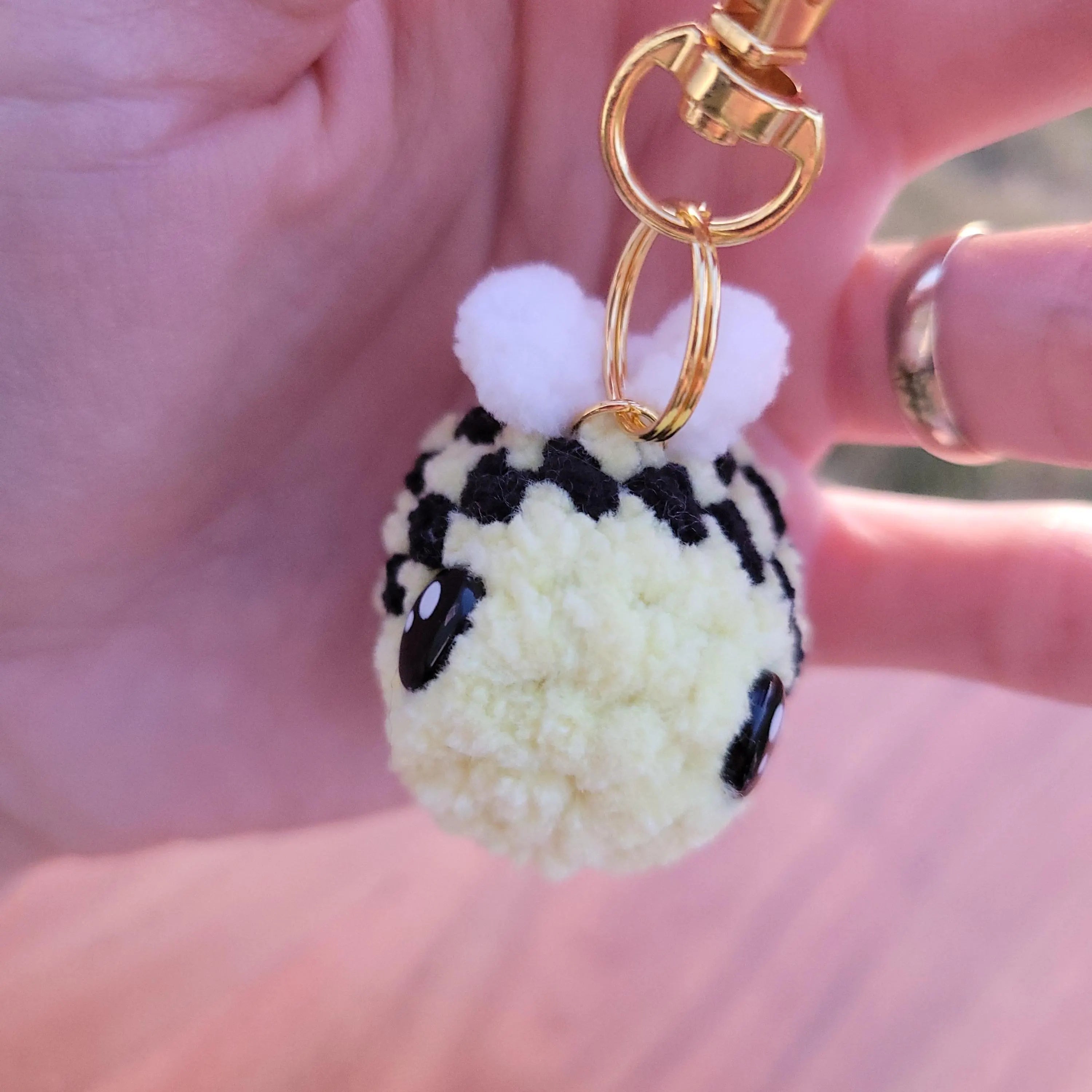 Crocheted Chenille Bee Keychain – Amigurumi Plush Desk Pet Accessory