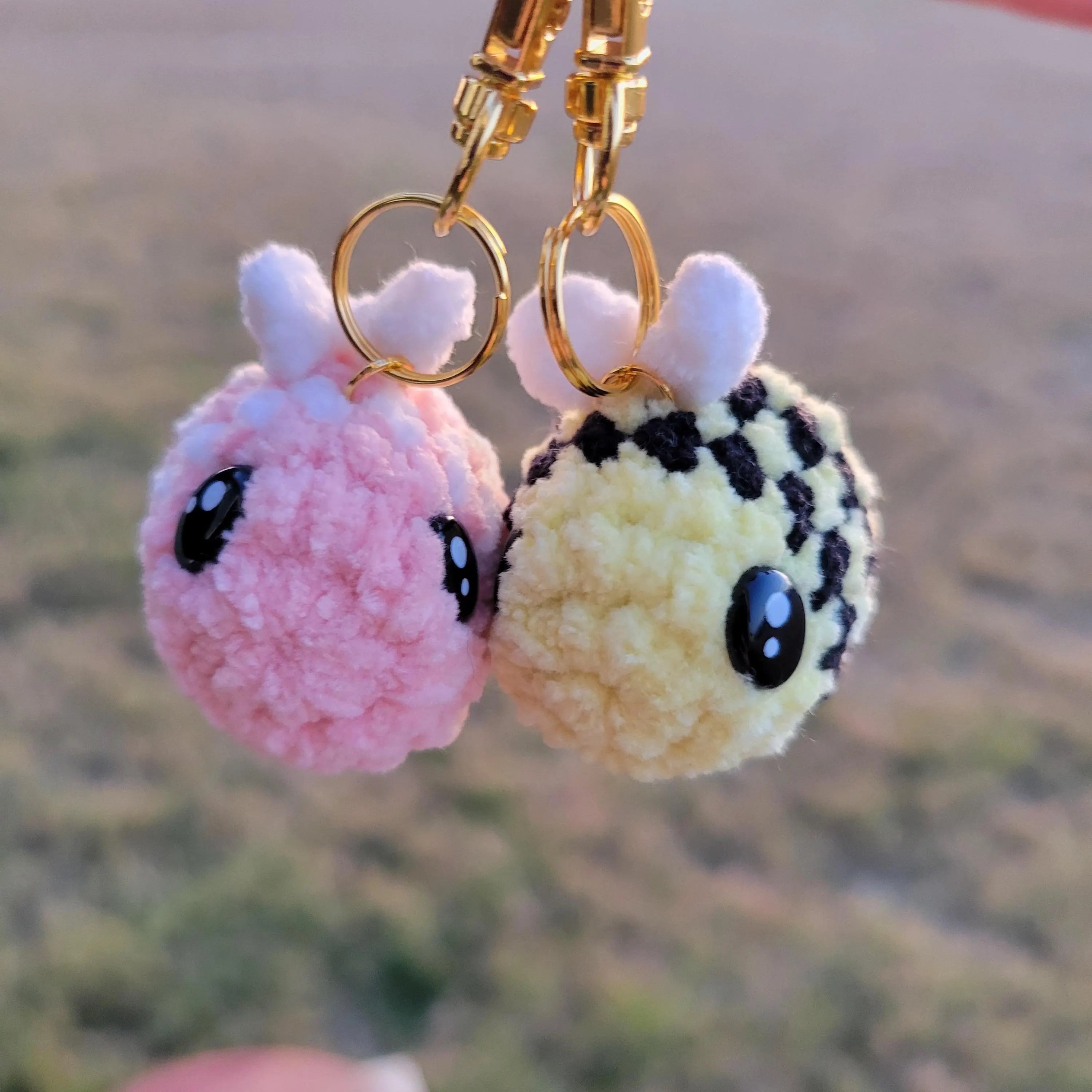 Crocheted Chenille Bee Keychain – Amigurumi Plush Desk Pet Accessory