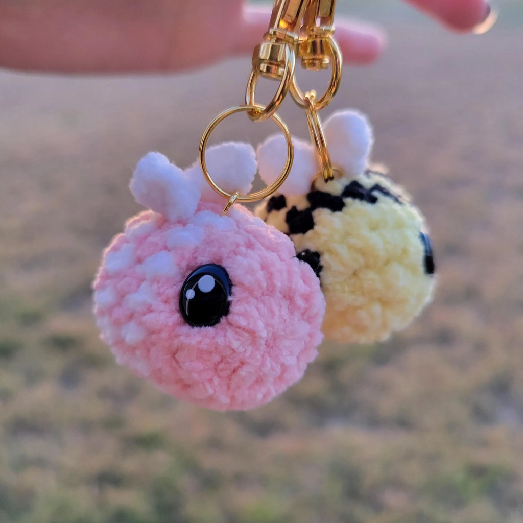 Crocheted Chenille Bee Keychain – Amigurumi Plush Desk Pet Accessory
