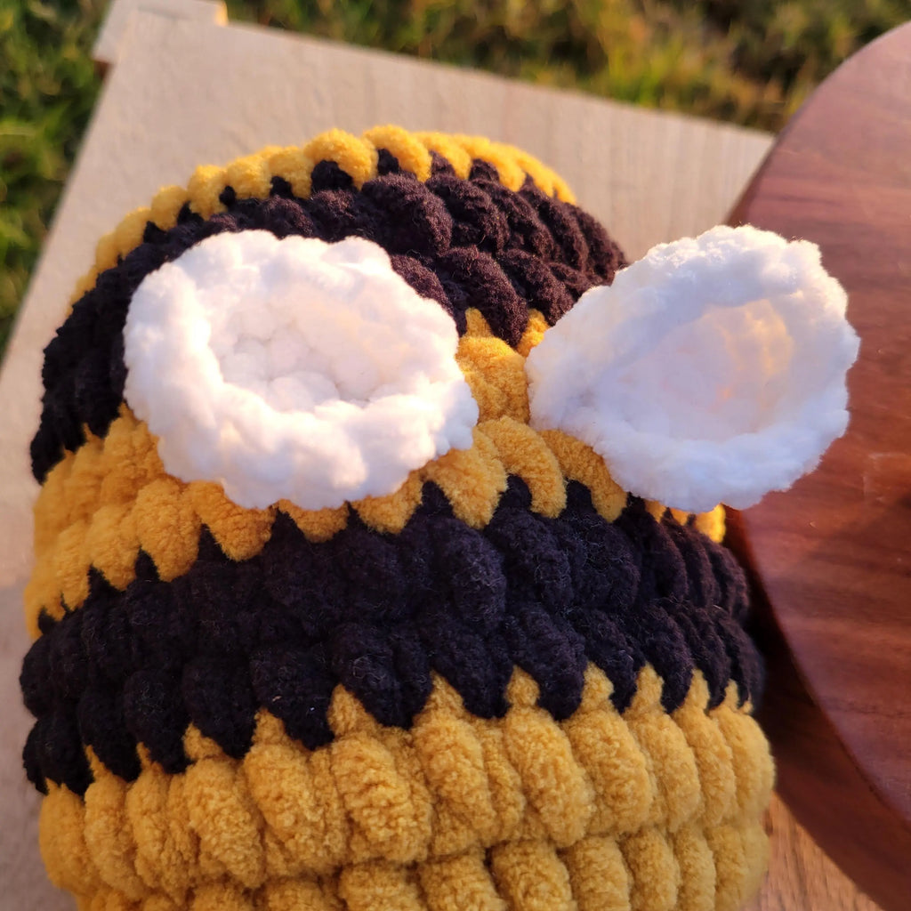 Handmade Crochet Bee Plush – Soft Amigurumi Desk Buddy, Nursery Decor, Polyester Yarn