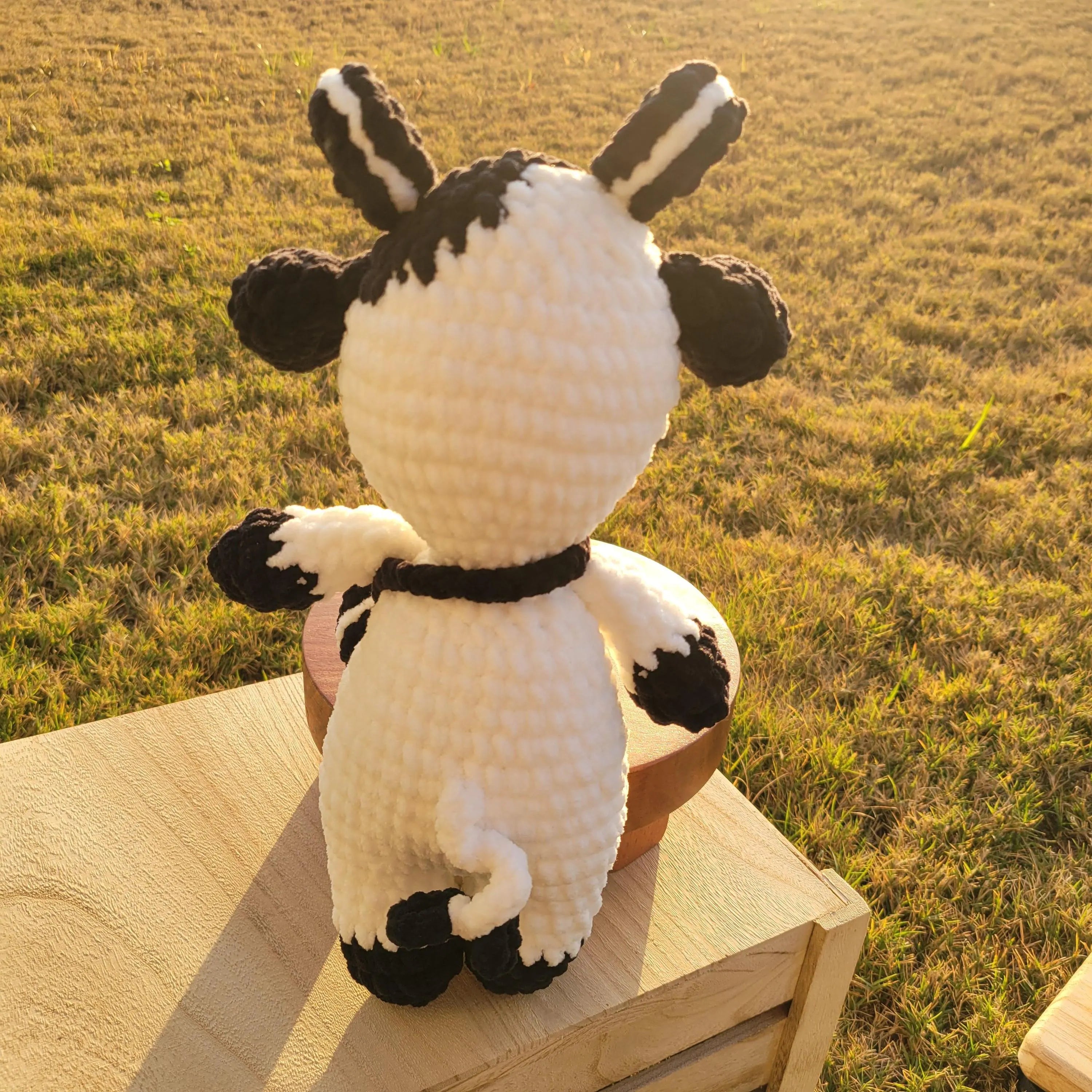 Oreo Cow Crochet Plush – Cookies and Cream Amigurumi Stuffed Dairy Animal – Unique Foodie Gift