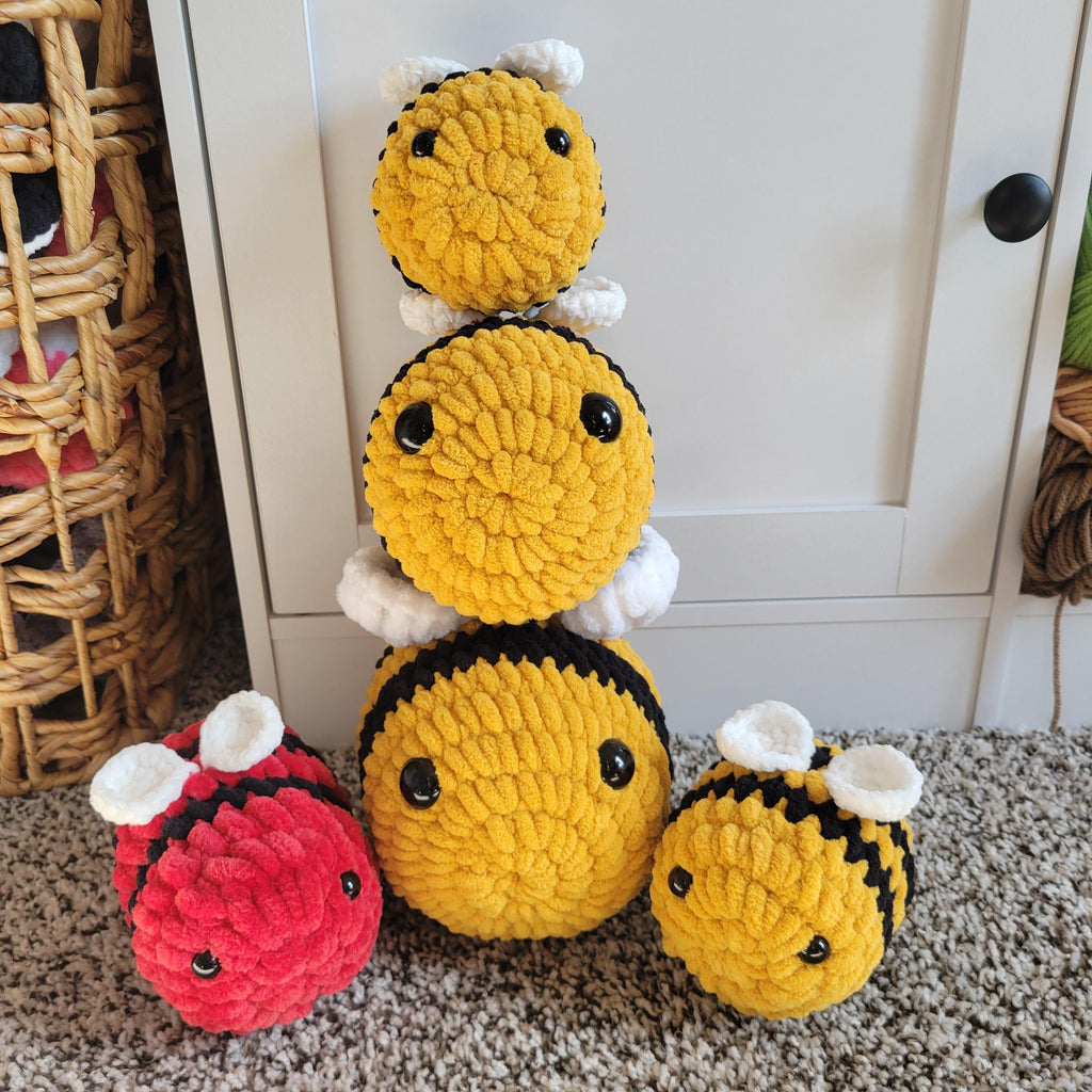 Crochet Bee Plush Toy – Soft Amigurumi Desk Buddy, Nursery Decor