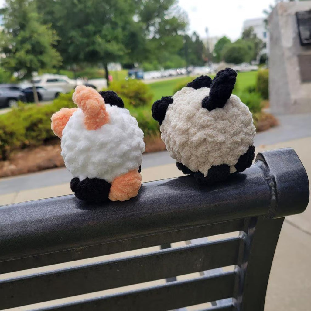 Crochet Mini Mini Cat Amigurumi - Small Kitty Plush Toy, Pocket-Sized Stuffed Animal, Desktop Companion Gift