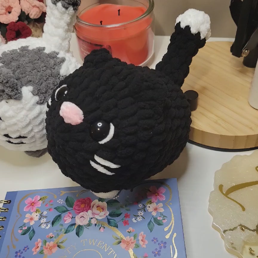 Crochet Small Loaf Cat Plushie - Amigurumi Stuffed Animal Toy - Desk Pet
